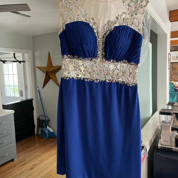 Special occasions dress - Picture 2 of 5